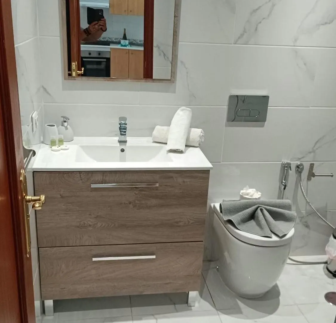 Pearl Home 산이시드로 아파트